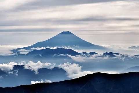 Japan: mt fuji, volcano, silhouettes, clouds
