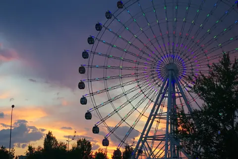 Kazachstan: ferris wheel, cabin, astana, kazakhstan