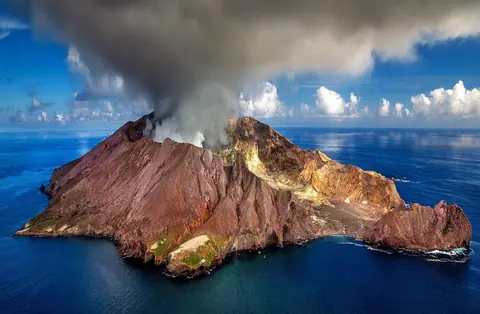 Nieuw-Zeeland: new zealand, volcano, crater, white island