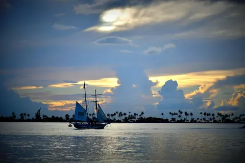 Puerto Rico: boat, ocean, night, san juan