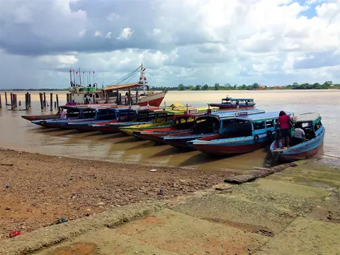 Suriname: body of water, boat, transport, sea